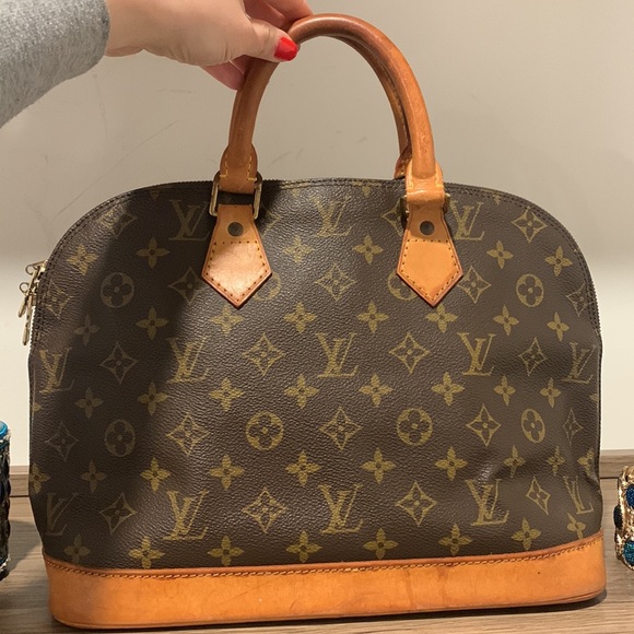 Louis Vuitton Alma PM (bigger one) Hand Bag - Picture 6 of 13